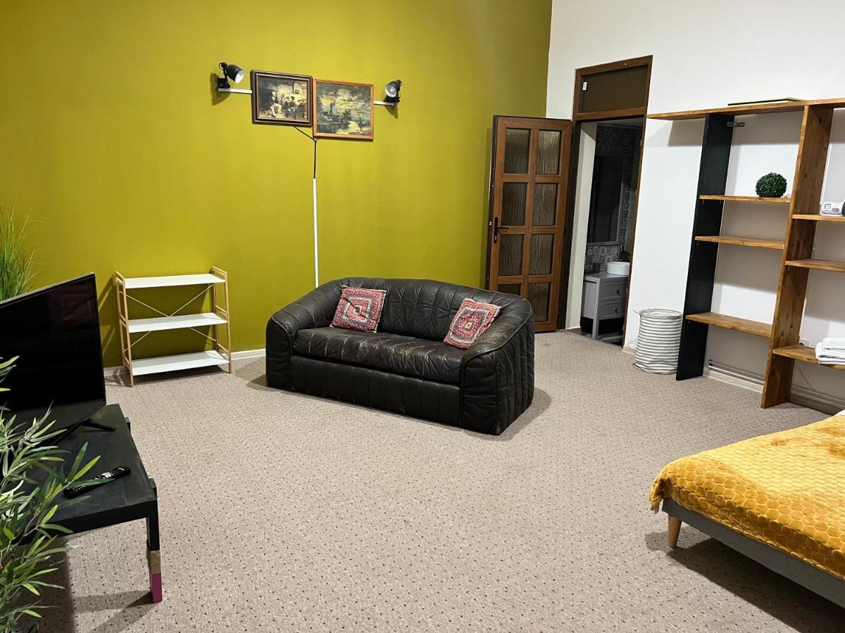 Charlietown Hotel Máréfalva Kültér fotó